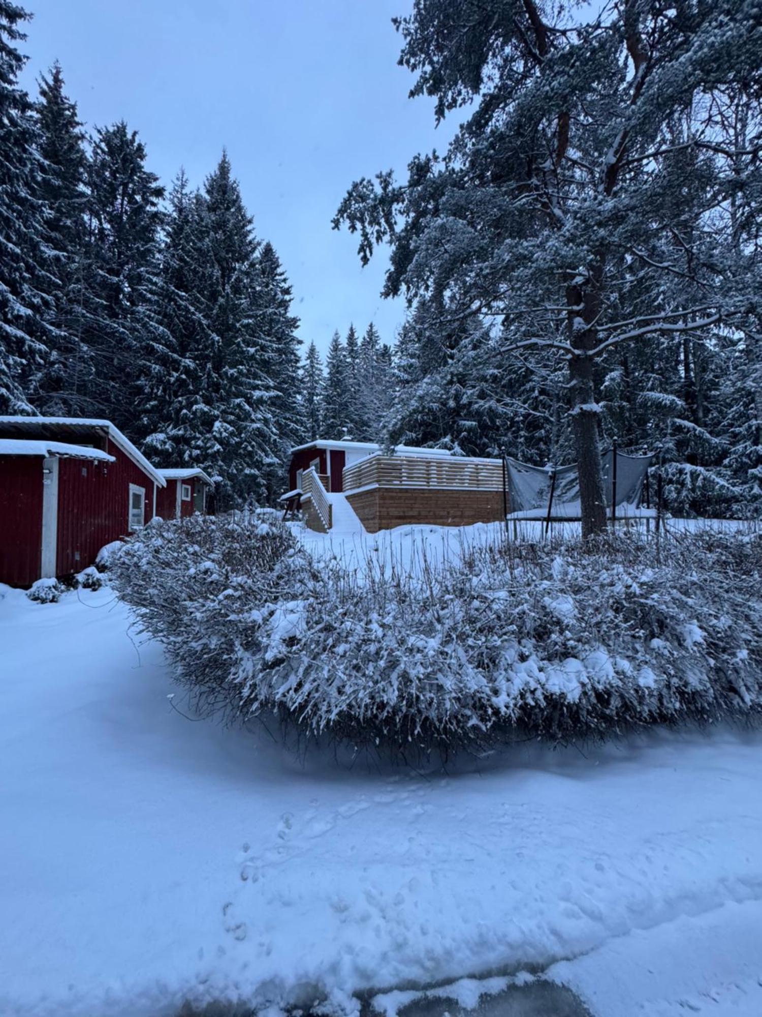 Mysig Stuga I Naevesta Orebro Exterior photo